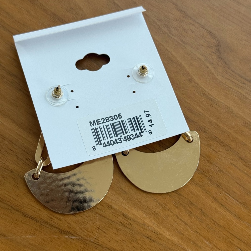 Natasha Couture Hammered Gold Chain Earrings - Picture 4 of 6